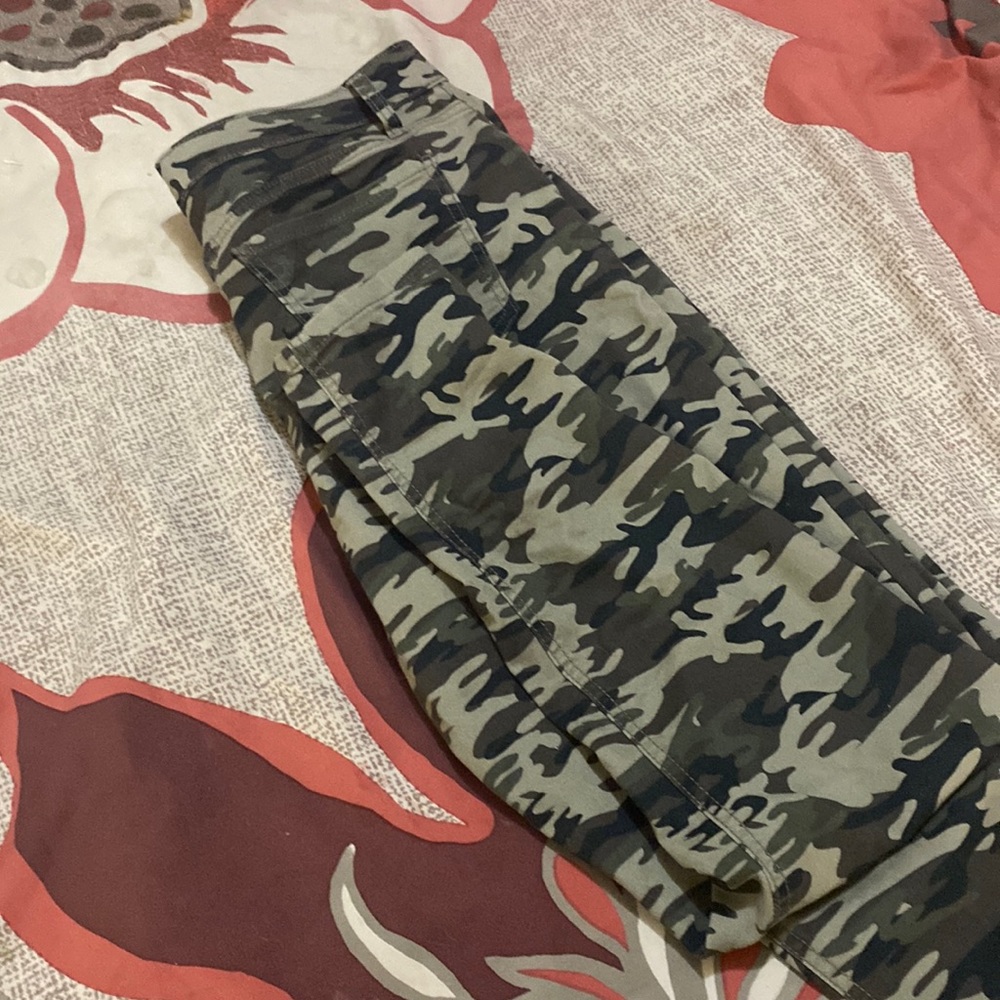 camo pants.